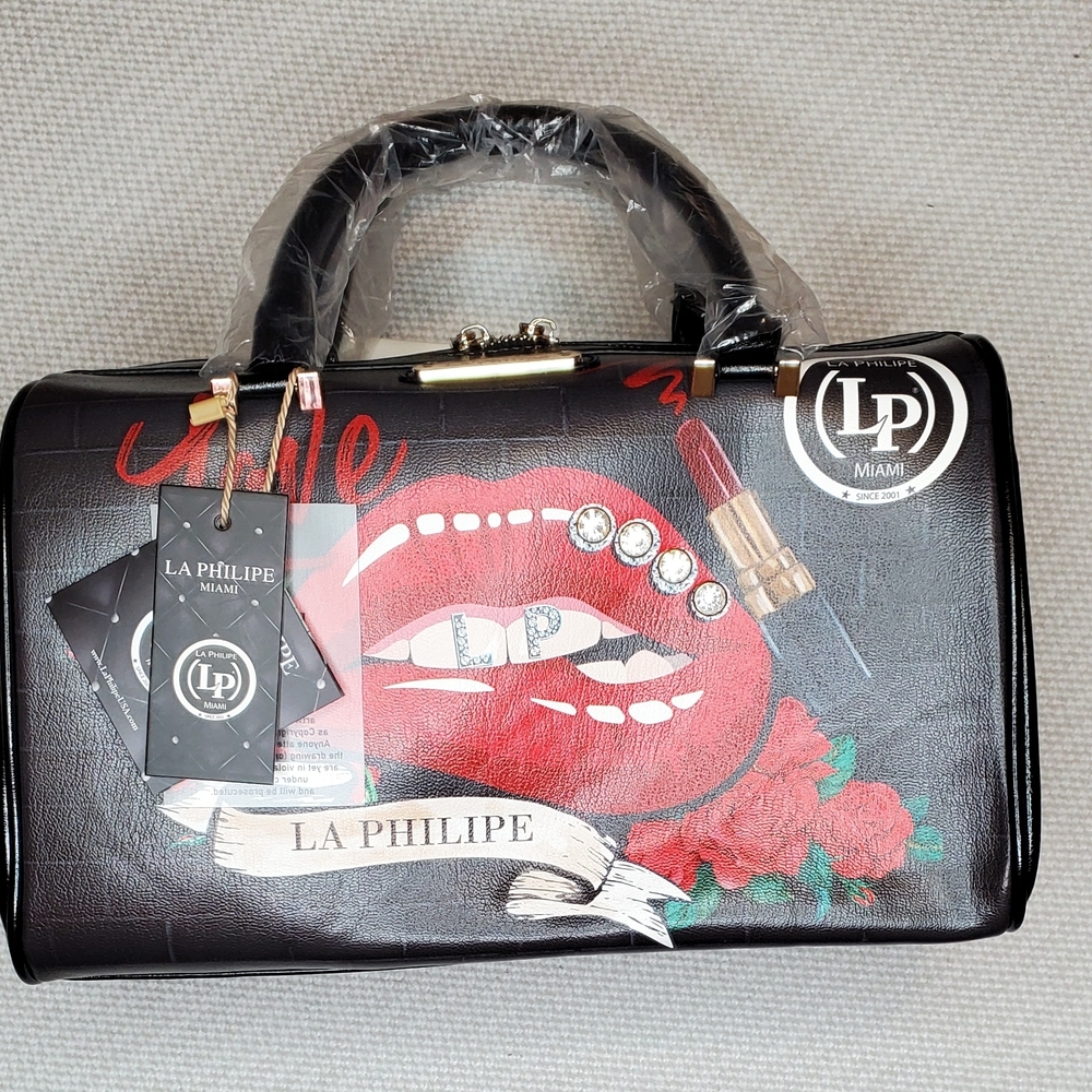 Black Satchel with Lip Design